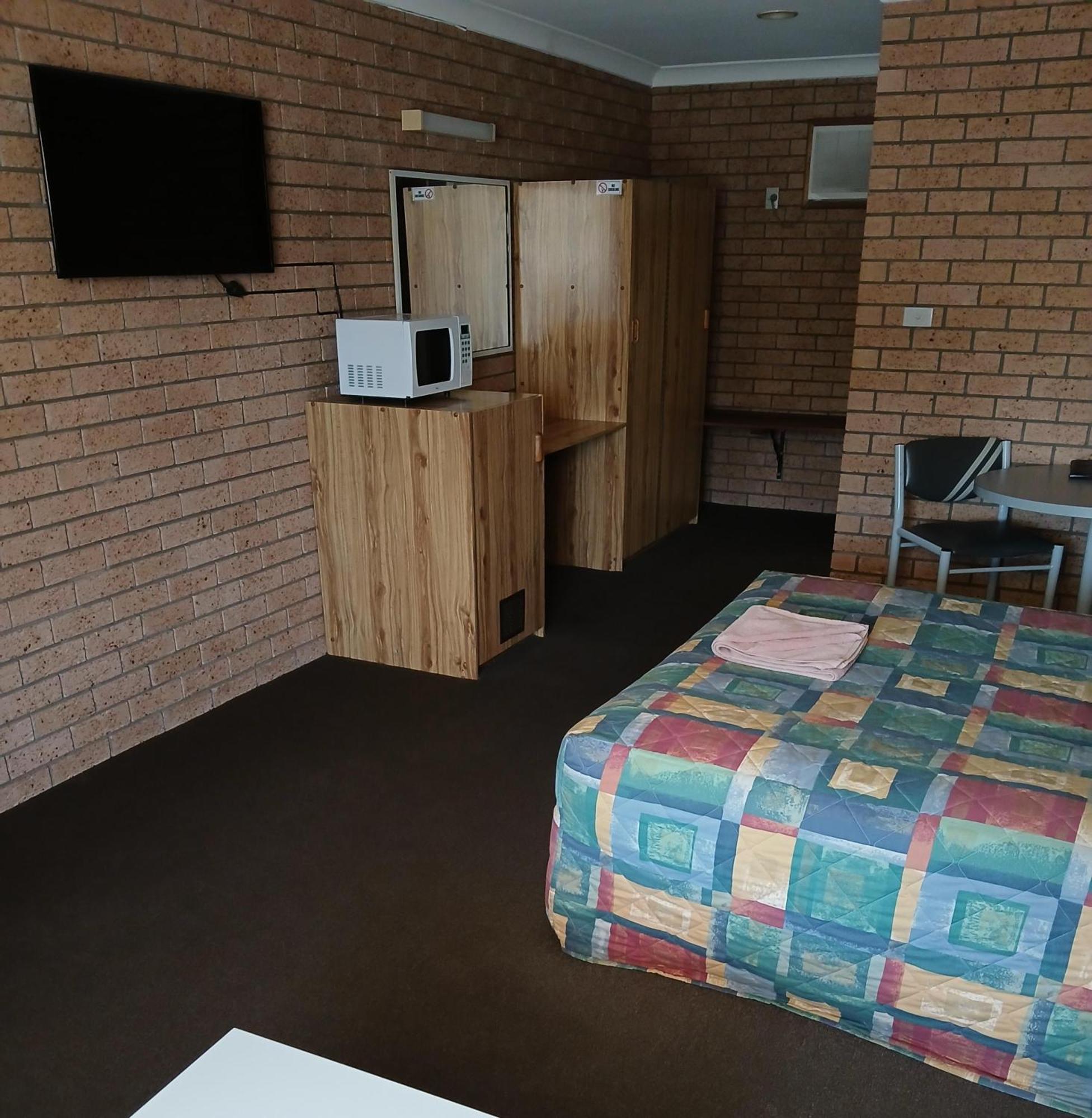 Aaron Inn Motel Narrabri Kültér fotó