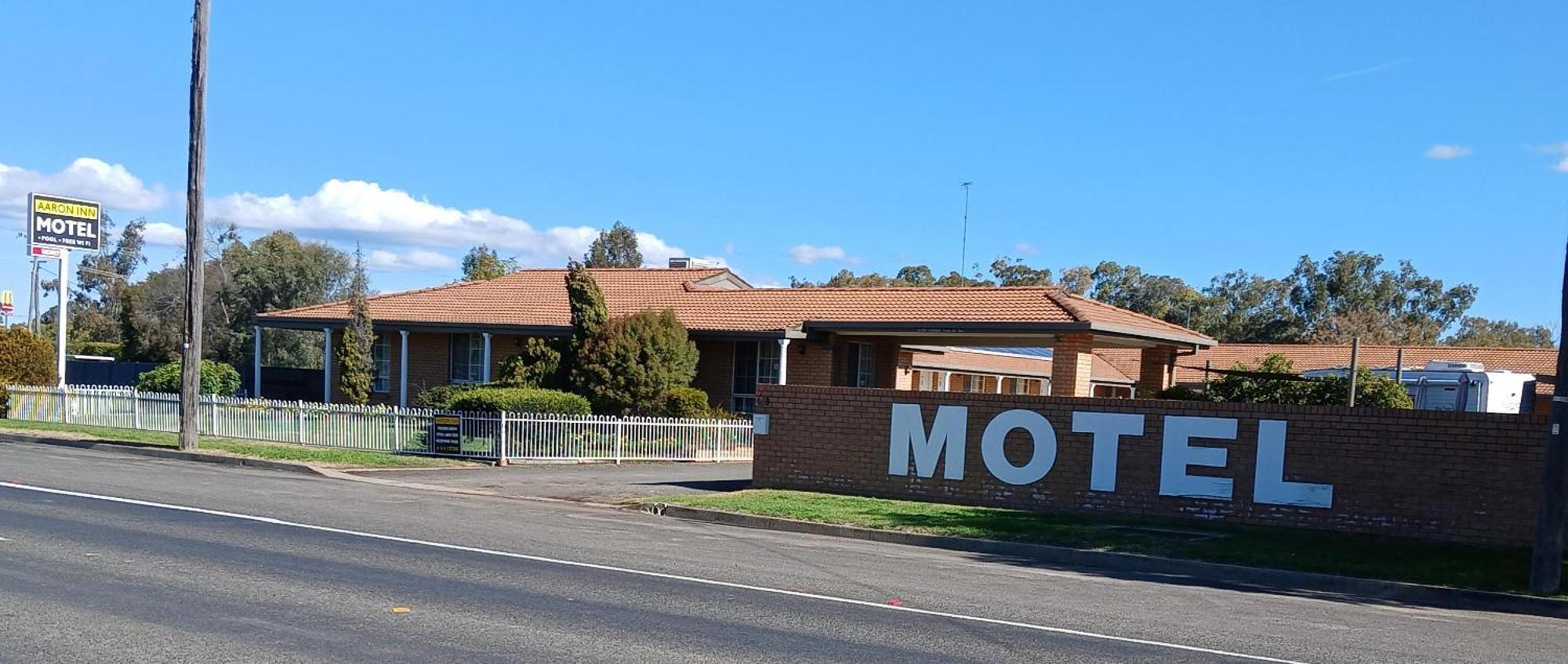 Aaron Inn Motel Narrabri Kültér fotó
