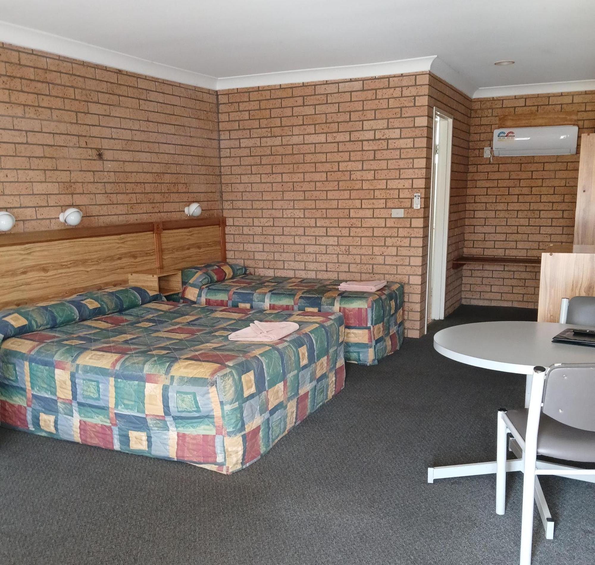 Aaron Inn Motel Narrabri Kültér fotó