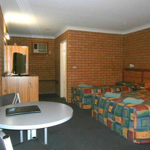 Aaron Inn Motel Narrabri Kültér fotó
